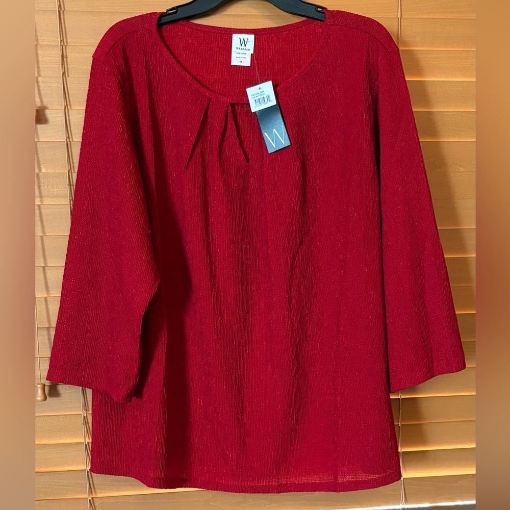 Wrapper NWT Elegant Scarlet Red Top, lightweight,perfect party blouse. Size 1X